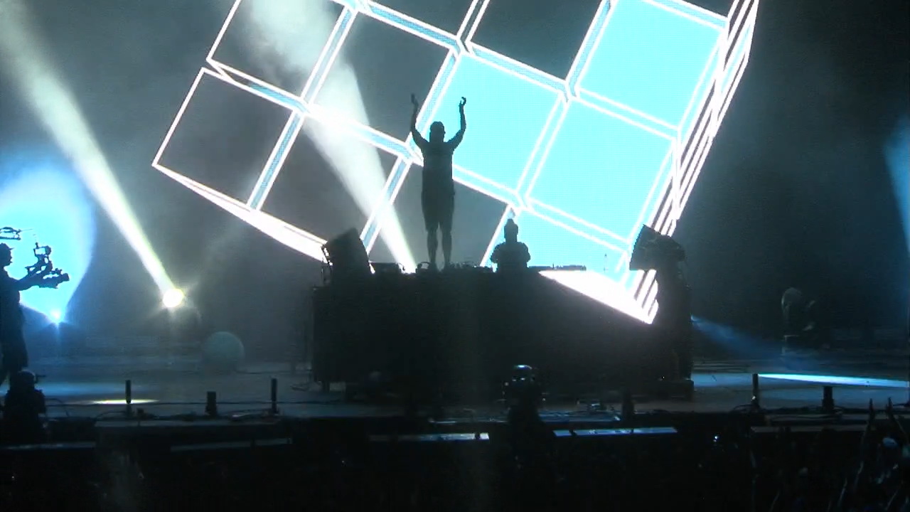 005 Untitled 14 (0 29 53 59)